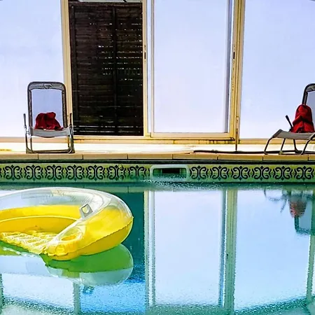 Champetre Avec Piscine Couverte En Auvergne - Fr-1-489-590 Prázdninový dům *
