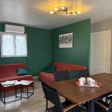 Semesterbostad Champetre Avec Piscine Couverte En Auvergne - Fr-1-489-590