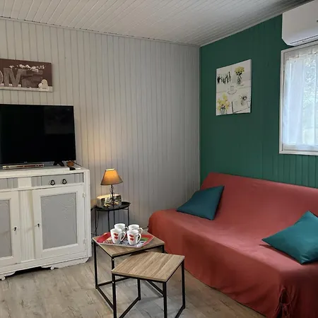 Champetre Avec Piscine Couverte En Auvergne - Fr-1-489-590 * Le Theil (Allier)