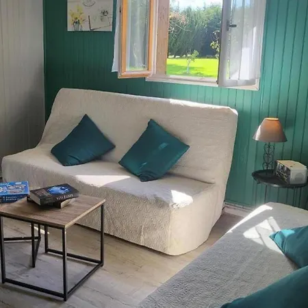 Champetre Avec Piscine Couverte En Auvergne - Fr-1-489-590 *