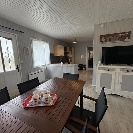 Champetre Avec Piscine Couverte En Auvergne - Fr-1-489-590 Dom wakacyjny