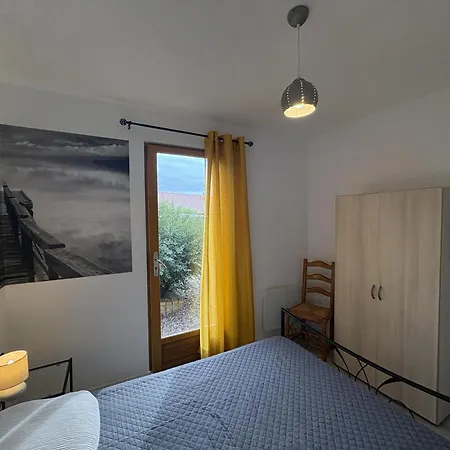 Champetre Avec Piscine Couverte En Auvergne - Fr-1-489-590 Le Theil