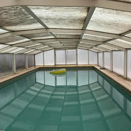 Champetre Avec Piscine Couverte En Auvergne Le Theil (Allier)