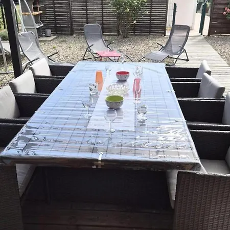 Champetre Avec Piscine Couverte En Auvergne - Fr-1-489-590 *