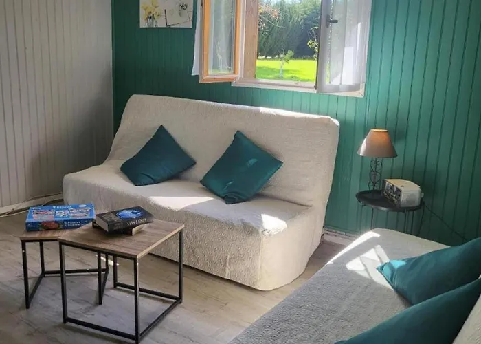 Champetre Avec Piscine Couverte En Auvergne - Fr-1-489-590 *