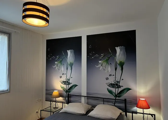 Champetre Avec Piscine Couverte En Auvergne - Fr-1-489-590 * Le Theil (Allier)