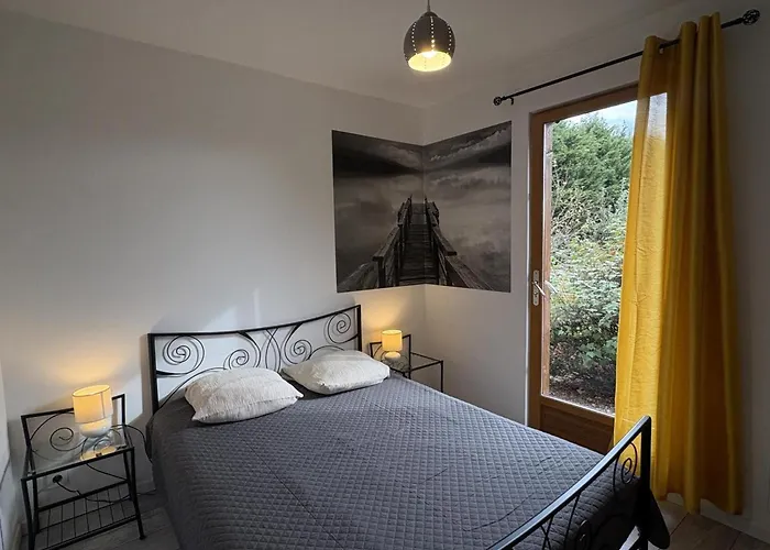 Champetre Avec Piscine Couverte En Auvergne - Fr-1-489-590 Le Theil (Allier)