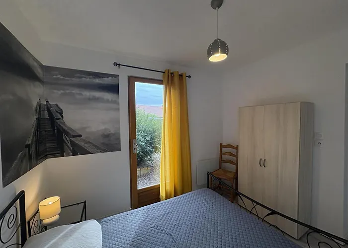 Champetre Avec Piscine Couverte En Auvergne - Fr-1-489-590 Le Theil (Allier)